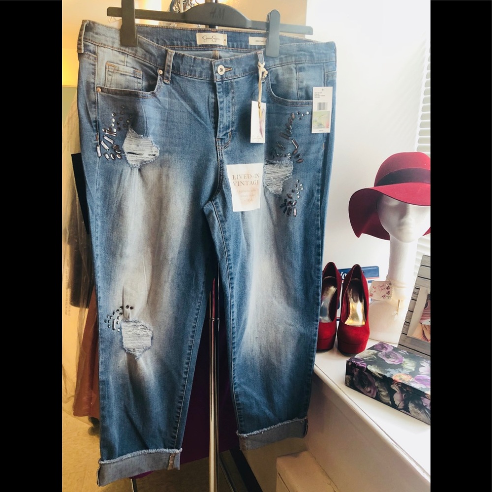 Jessica Simpson Lived in Vintage ripped Jeans.